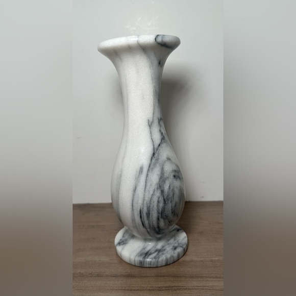 Unbranded Other - Carved Alabaster Bud Vase 8 Inches Gray &‎ White Decor.